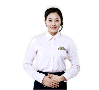 VIP전용 콜 서비스로 우선응대를 보여주는 상담사가 미소를 짓고있는 이미지